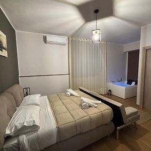 Camera con letto king size